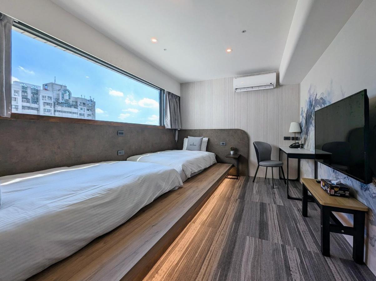 K Hotel - Yizhong Taichung Exterior foto