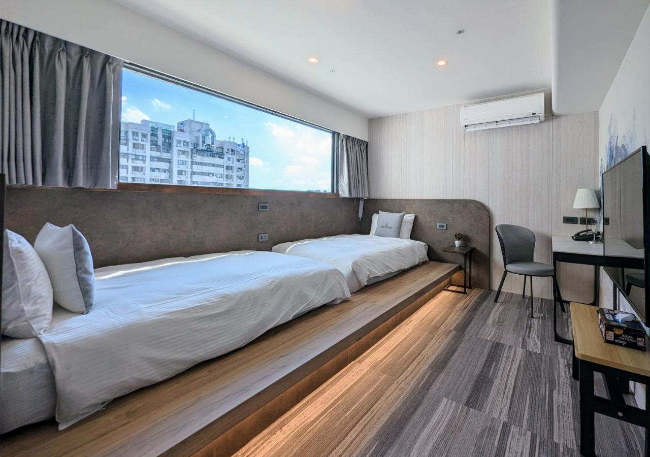 K Hotel - Yizhong Taichung Exterior foto